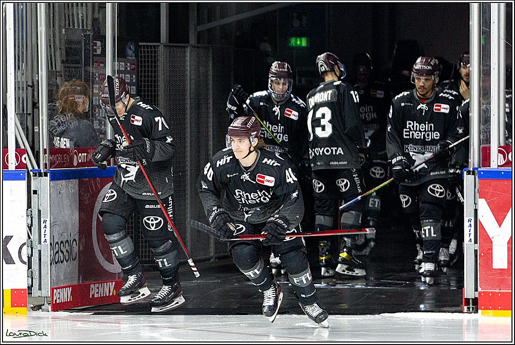 PENNY DEL;  Koelner Haie - Wolfsburg Grizzlys; Koeln, 17.03.2021